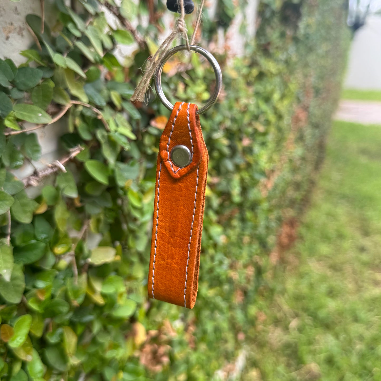 Leather Loop keychain | Handmade in Mexico | Cowboy and western design | Gift | key charm