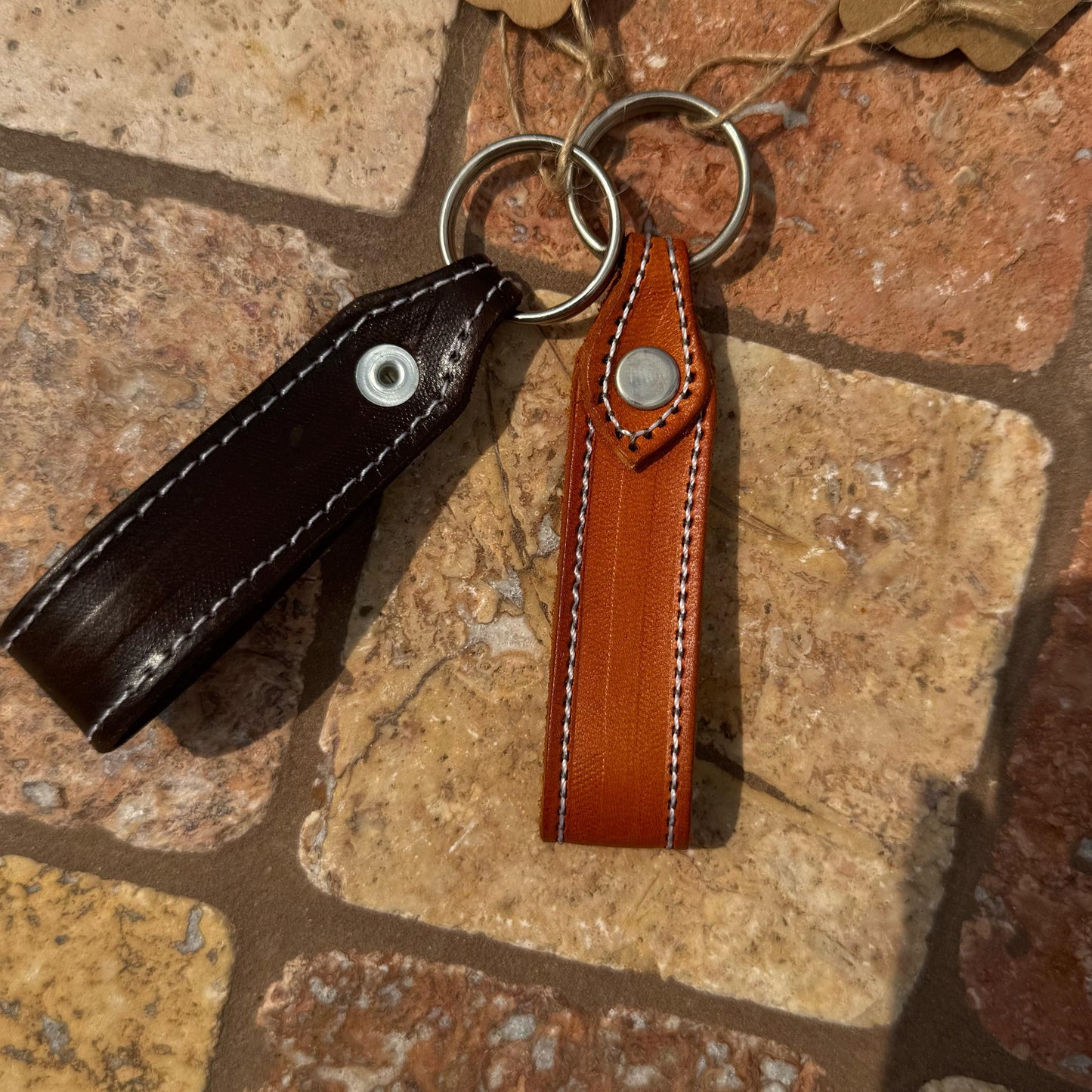 Leather Loop keychain | Handmade in Mexico | Cowboy and western design | Gift | key charm